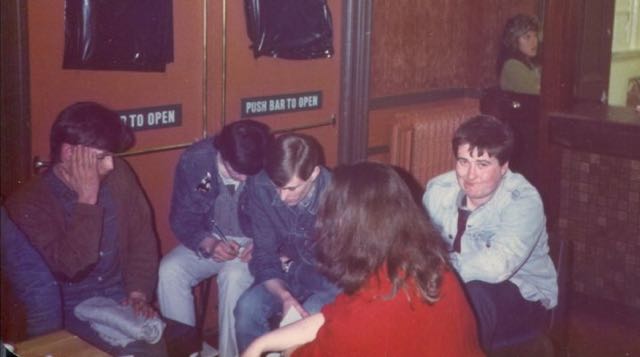 Giily left, Daz Morris right in denim jacket (© Robert Hitchcock)